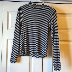 Long Sleeve Ruffled Turtle Neck Shirt